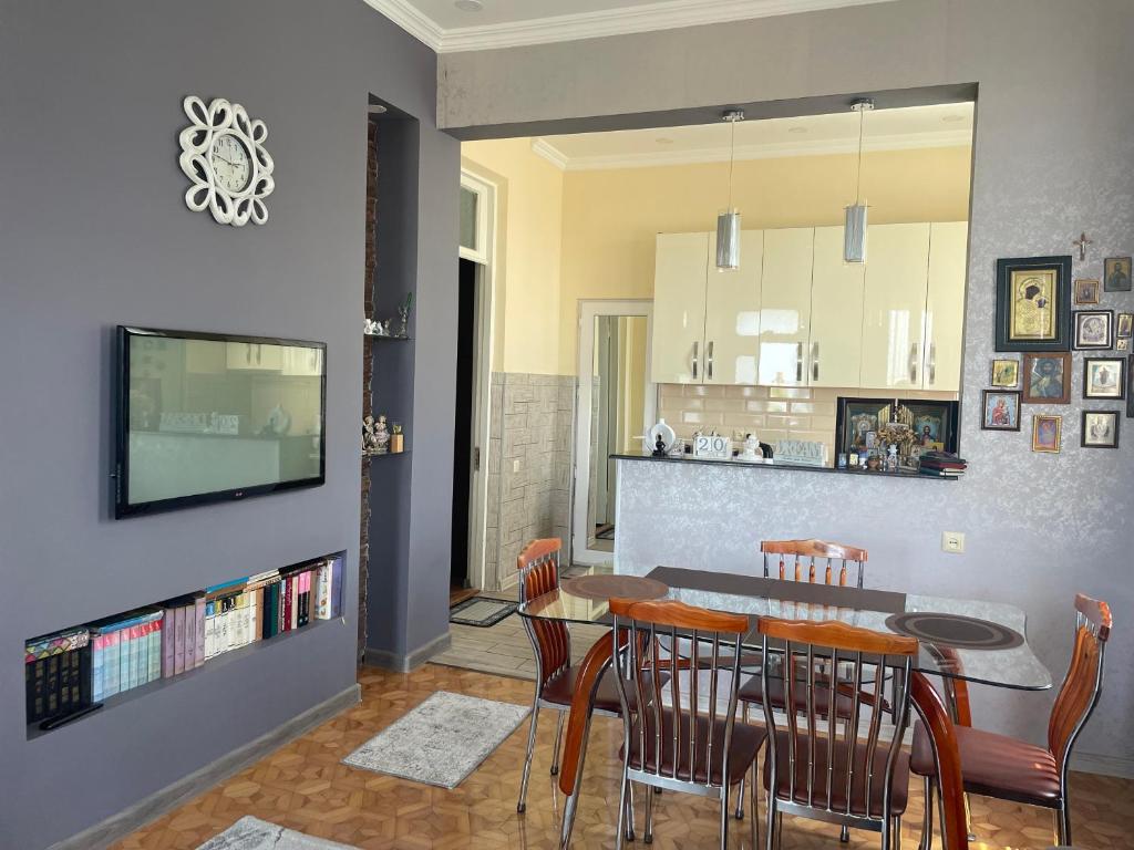 Nits Guesthouse, Kvariat'i