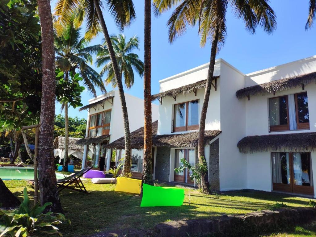 La Spiaggia, tropical villa with private beach, Sainte Marie