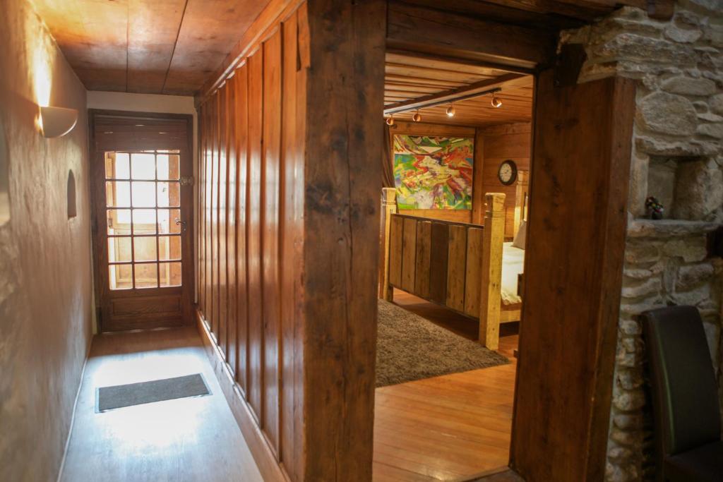 Marmotte Mountain Manor - 5