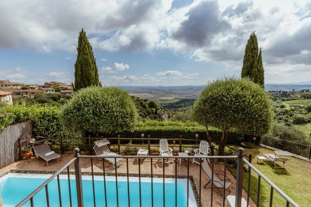 Hotel Vecchia Oliviera, hotel in Montalcino