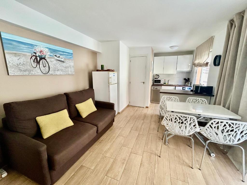 Cozy Apartment in the center of Benidorm Old Town - 2