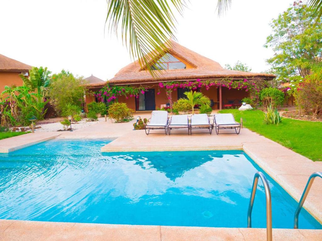 Villa Taslima, Nianing