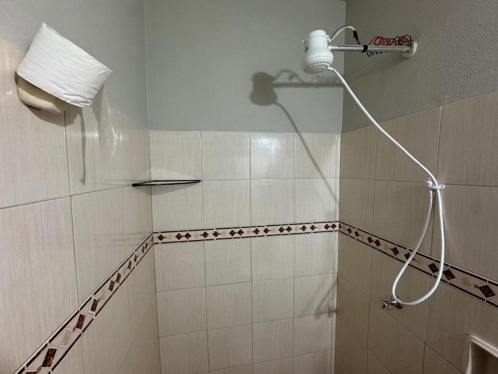 Habitación en el centro de asunción solo efectivo guaranies - 3