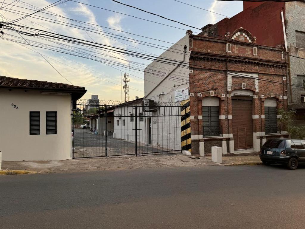 Habitación en el centro de asunción solo efectivo guaranies - 4