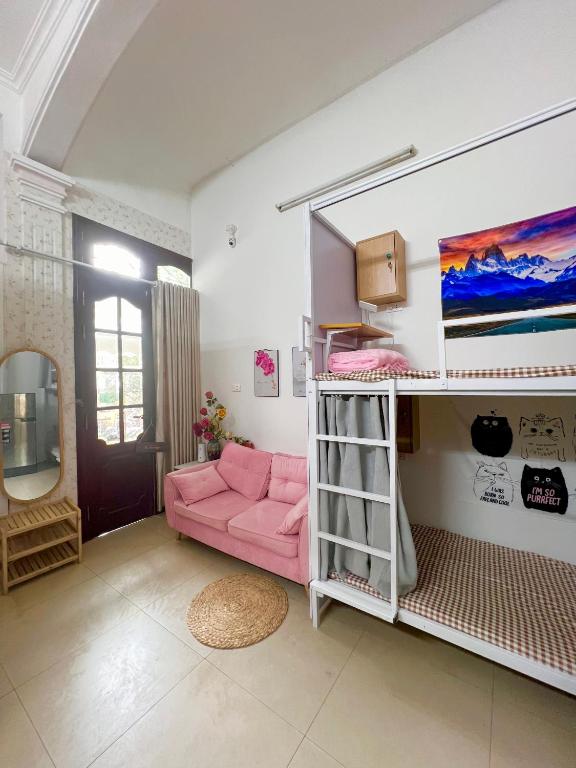 LushStay Cozy Hostel – Hanoi Train Station