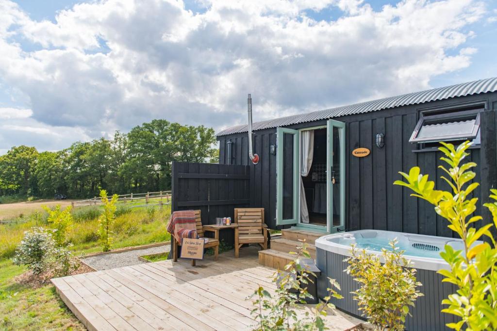 Cascade by Bloom Stays, Tenterden