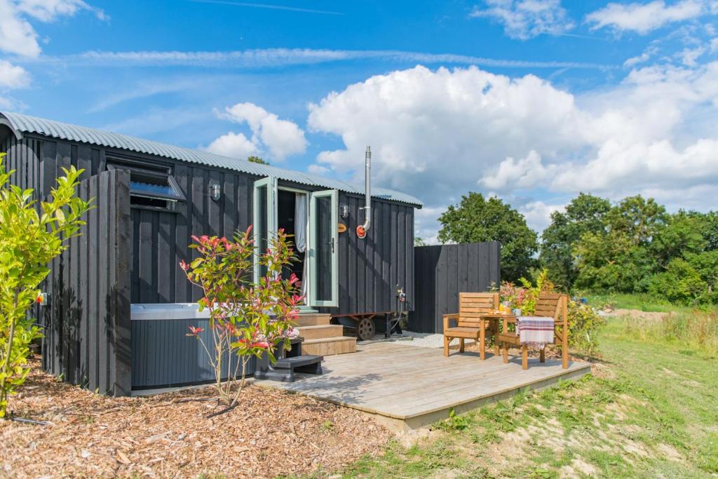 Ernest by Bloom Stays, Tenterden