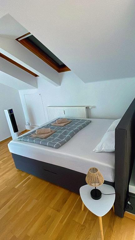 Little Big Team, Kremže