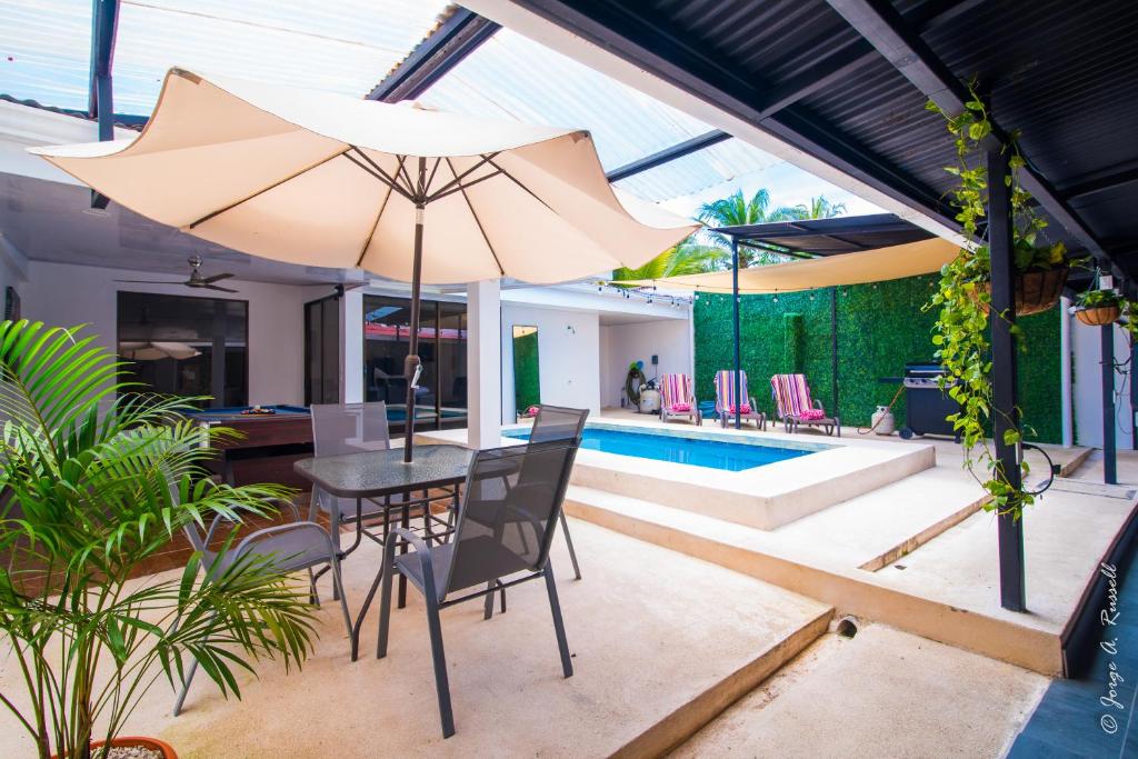 Casa Plata & Casa Plomo, Jacó