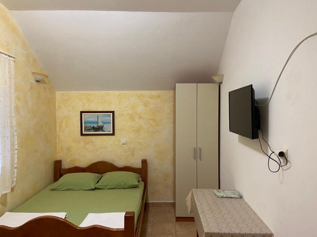 Studio sobe Nena, Sutomore