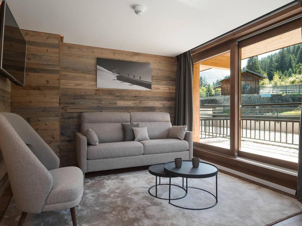 Duplex plein sud à Courchevel Village - 4 pers - Pieds des pistes, balcons, parking, casier à skis - FR-1-631-73 - 4