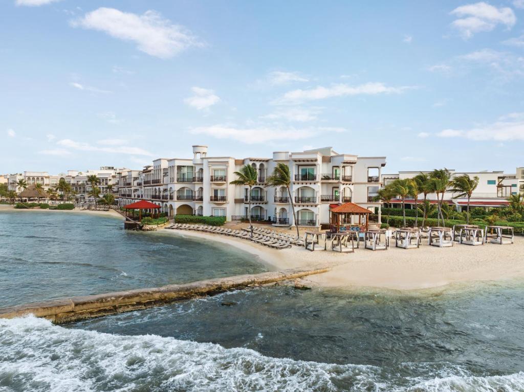 Exterior view, Wyndham Alltra Playa del Carmen Adults Only All Inclusive in Playa Del Carmen