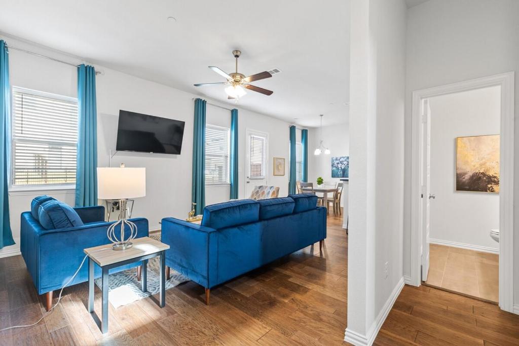 Irving Townhouse, Irving