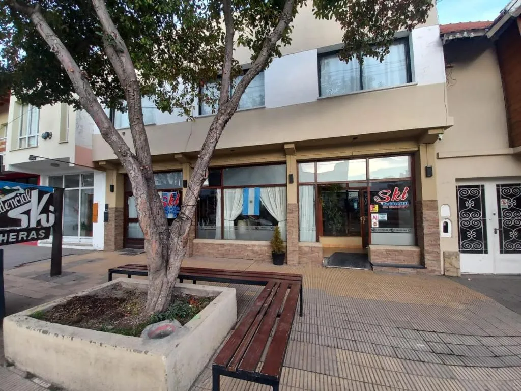 滑雪酒店，位于埃斯克尔的酒店
