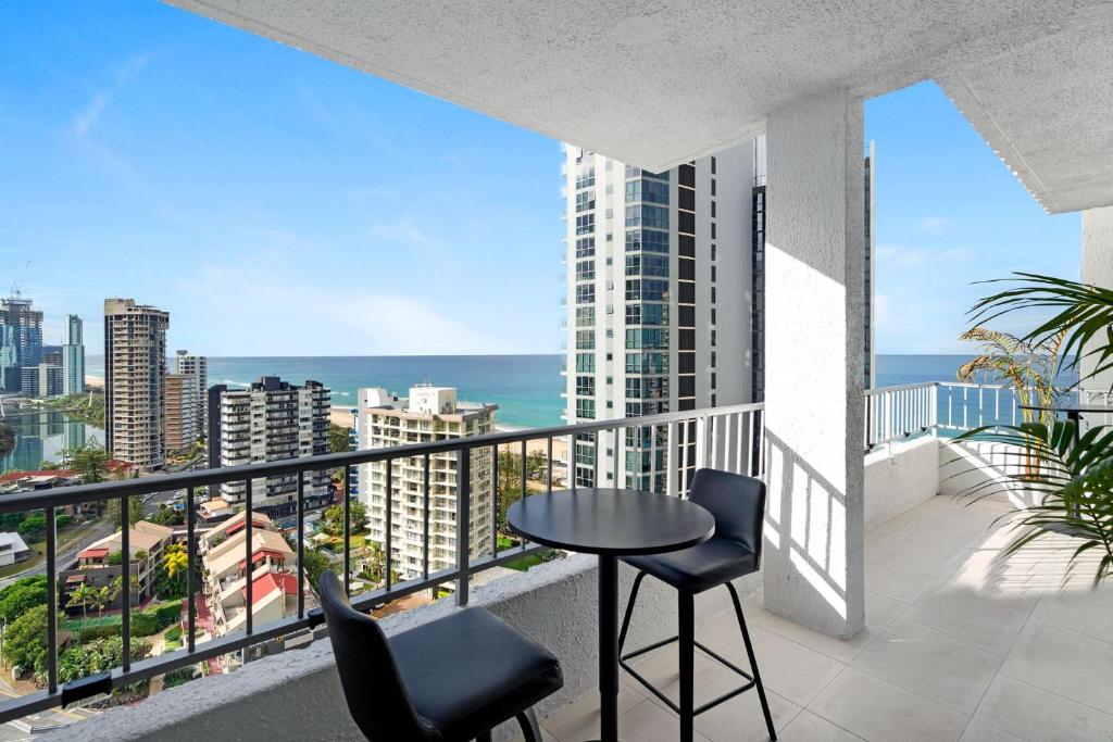 Magnificent Ocean Views Apartment in Surfers Paradise - CoastHM, Gold Coast