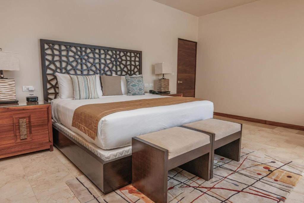 Oceanfront Chic Retreat Studio-Golf-Spa-Jacuzzi & more! - 5