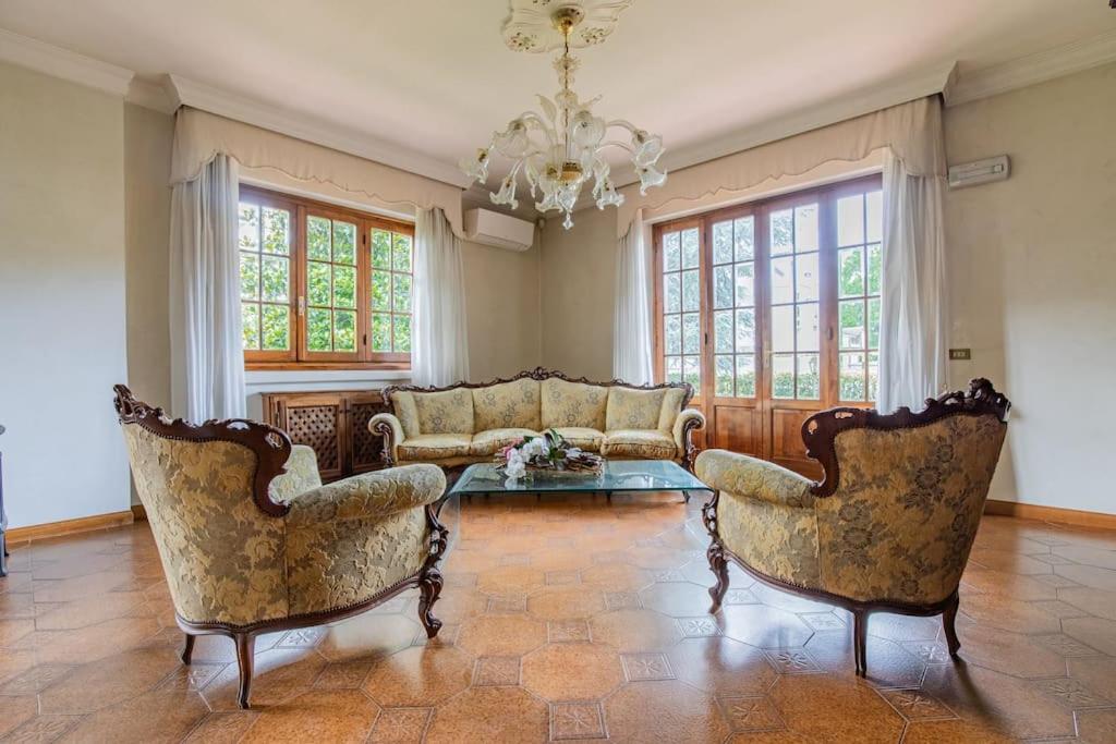 GOLDEN LUXE - Grand Villa with Exlusive Garden - 2