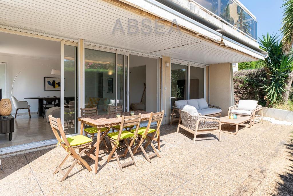 Nice Garden Apartment Pool Parking Air Conditioning Family Friendly - 3
