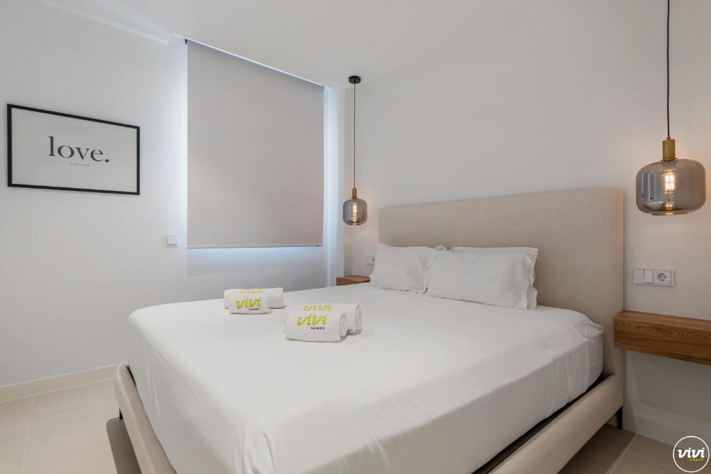 ViVi Homes - Gerrard, Terrace, Pool & Sea Vew - 4