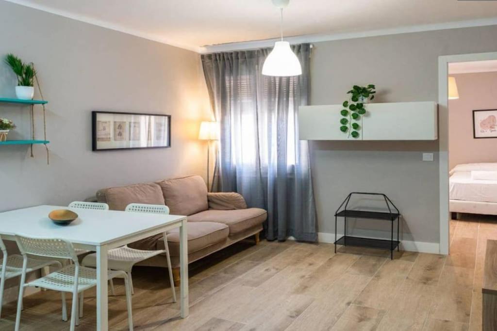 BeBarceloner Vall Hebron Apartment, Barcelona