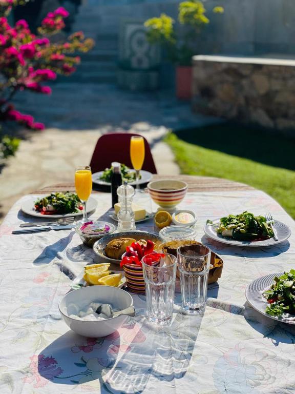 Studio marlon, Corbara