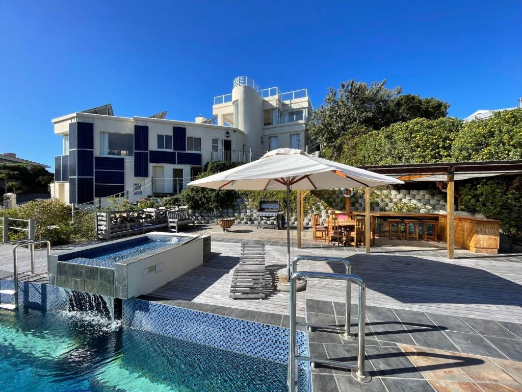 Gemini Villa - Solar Powered Pool & Near Beach, Plettenberg Bay