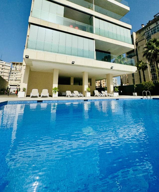 Calpe Beach II - sea & pool view apartment, Calpe