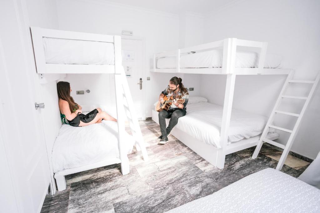 La Cocotera Boutique Hostel & Coworking - 3