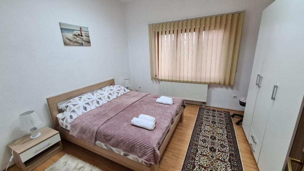 Apartman Nedim - Free Parking & Garden near Airport - 4