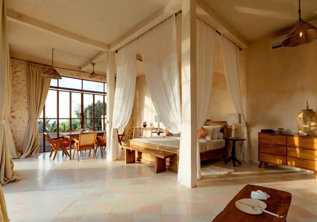 Pineapple by Toraja Bambu Uluwatu at Padang Padang Beach, Uluwatu