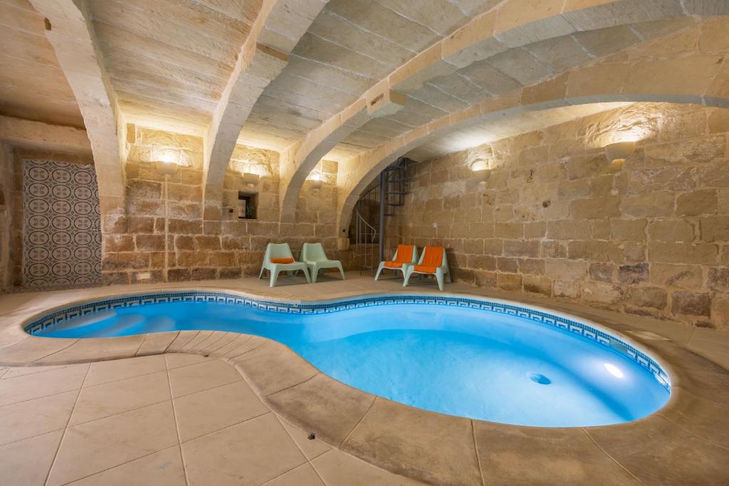 Room 1 - Family room x 3 by Solea, Għarb