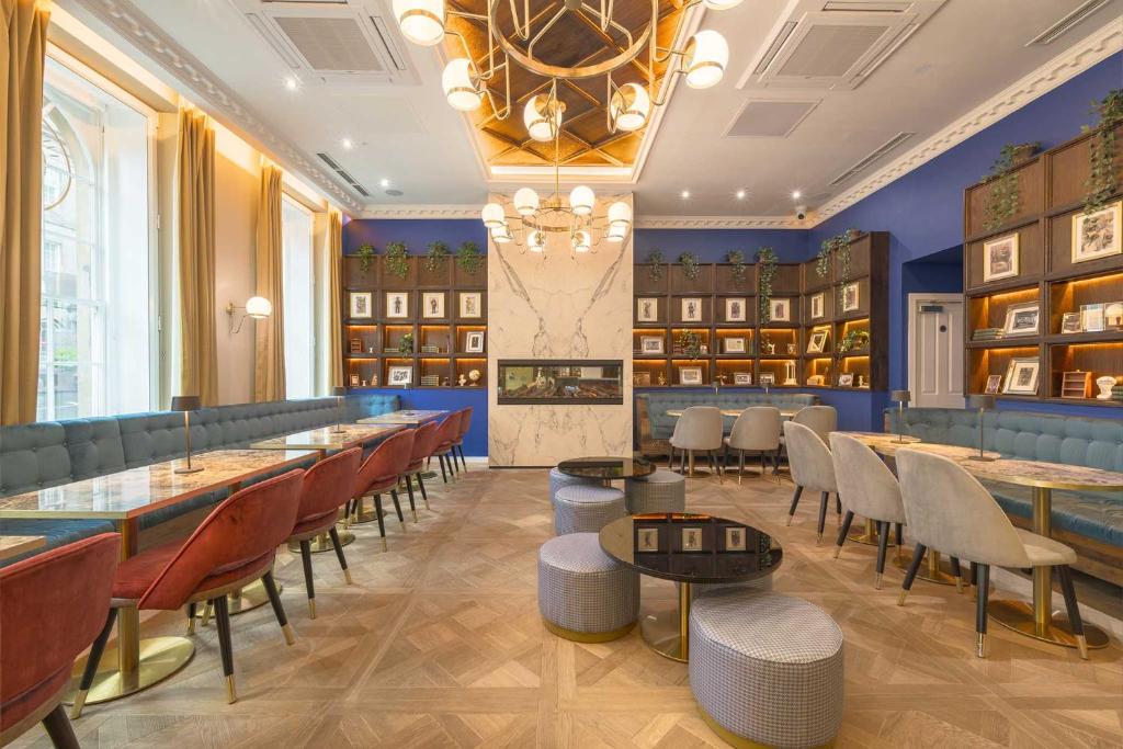 Bar/lounge, Princes Street Suites in Edinburgh