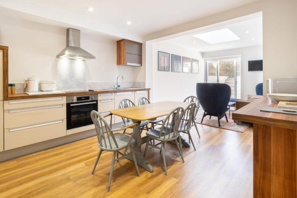 Host & Stay - Prince Albert, Margate