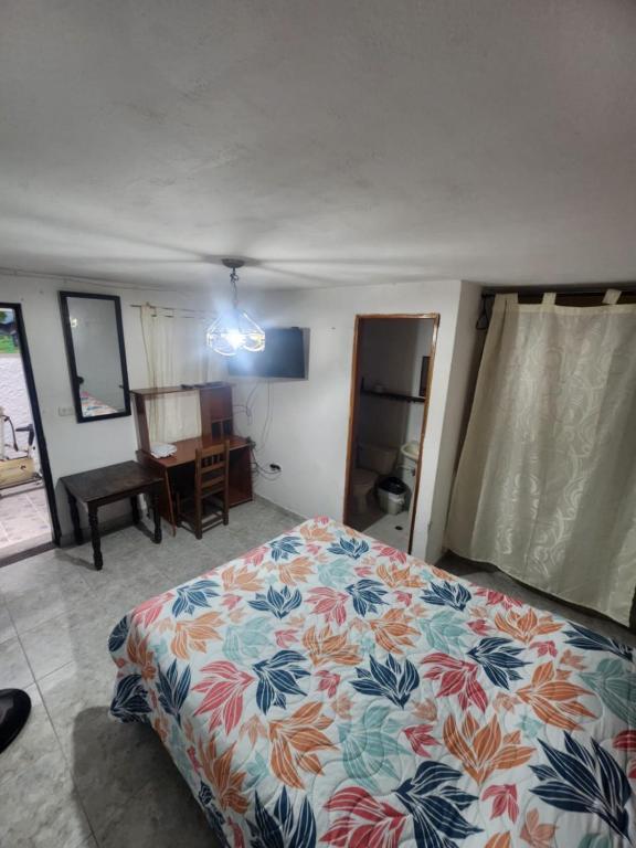 Habitacion amoblada con baño privado 1 - 4