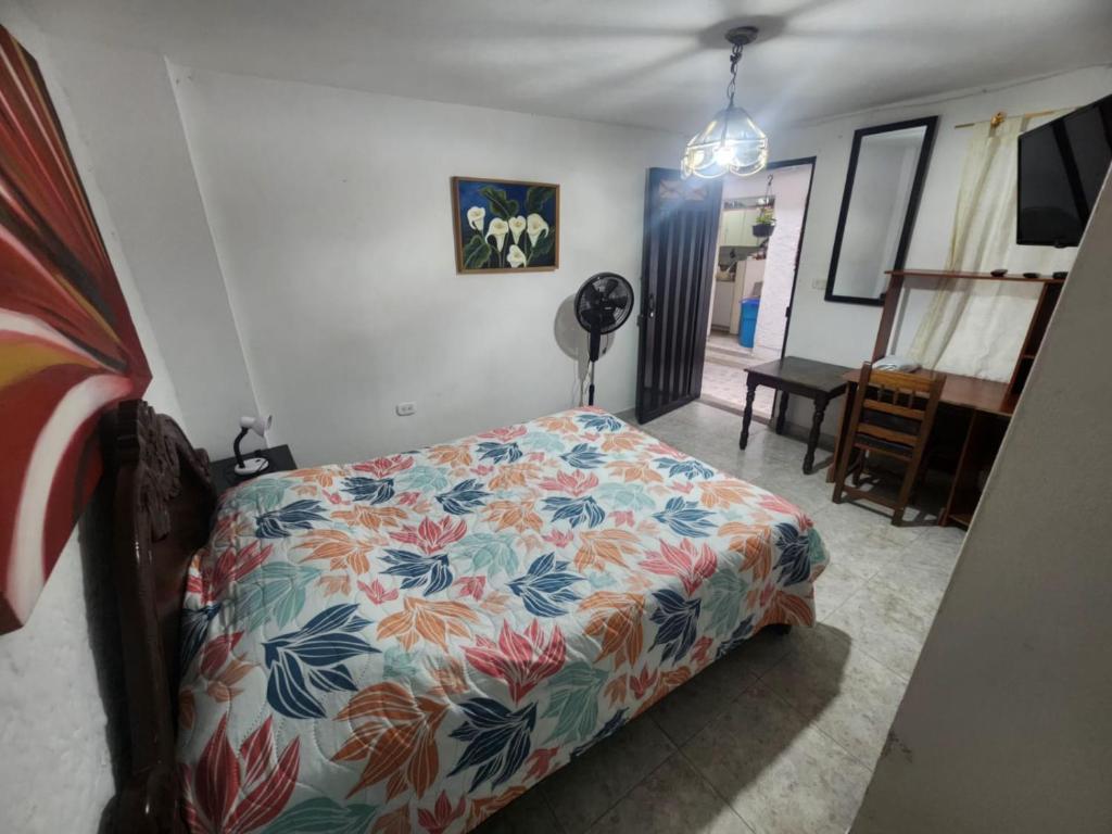 Habitacion amoblada con baño privado 1 - 5