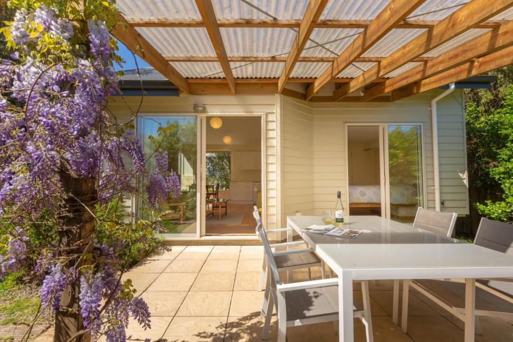 Estuary Escape Mapua, Mapua