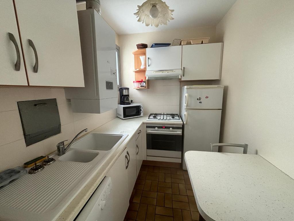Appartement T3 au 6e étage avec balcon et vue mer - FR-1-197-200 - 3