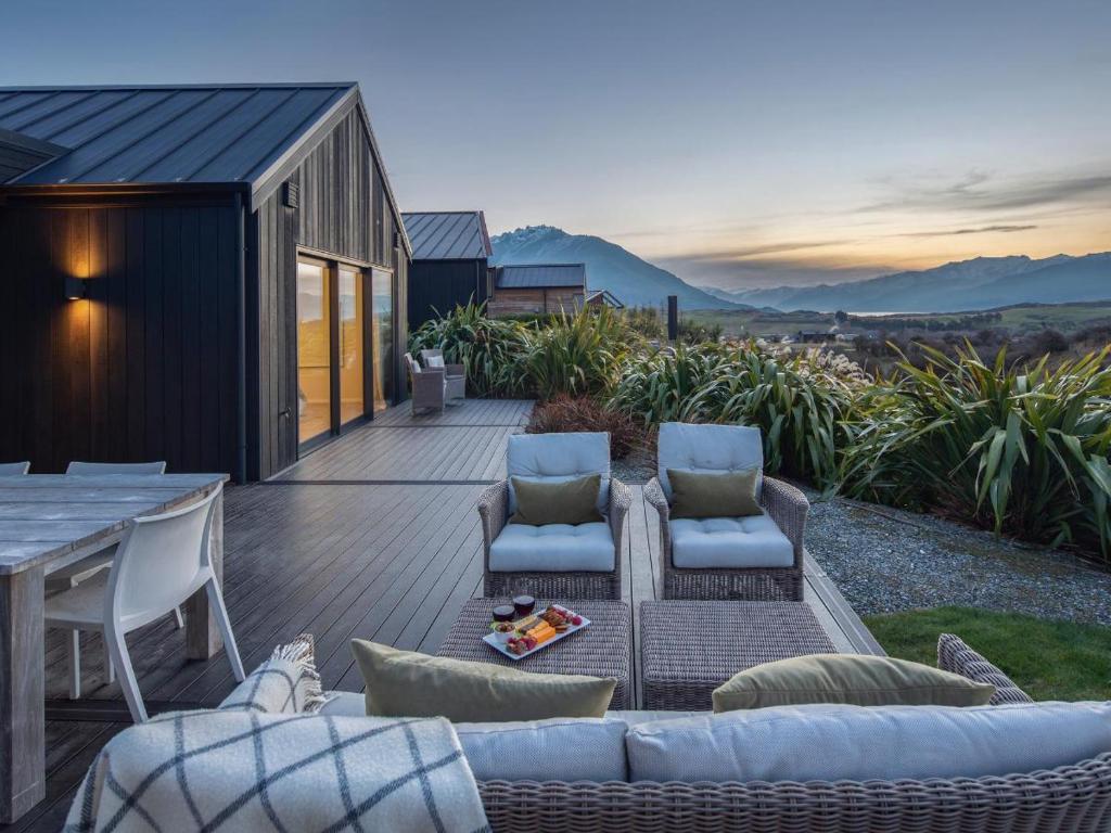 Jacks Point Escape by MajorDomo, Frankton