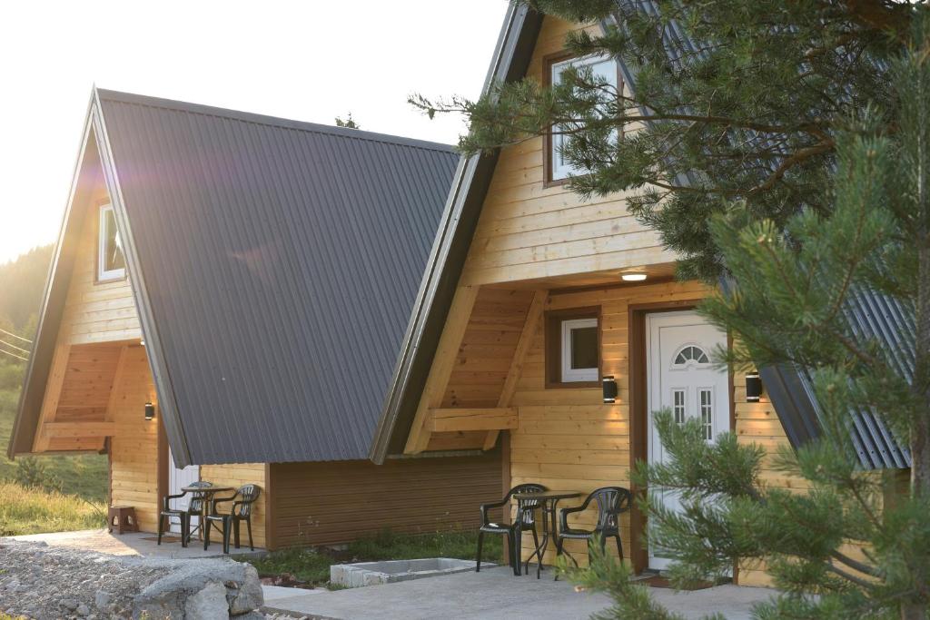 Mountain Paradise Cabins - 3