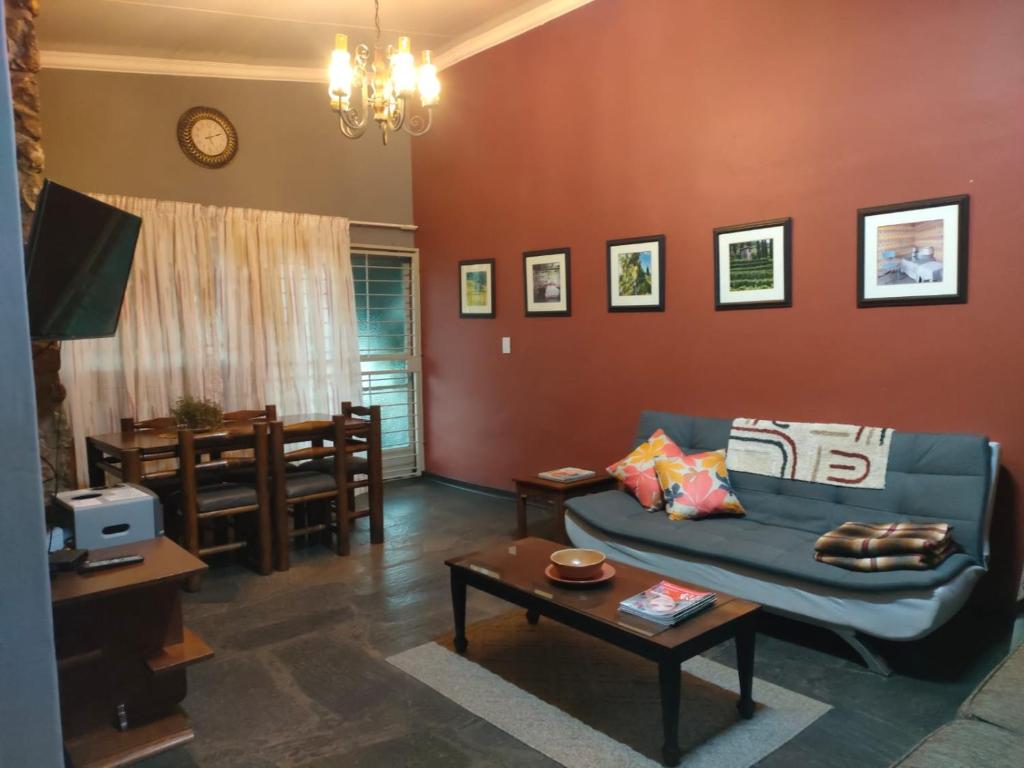 Karee Laagte, Leeuwfontein