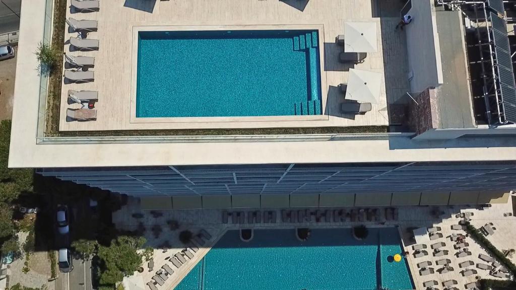 Durres Bay Hotel — Swimming pool in Golem, Tirane