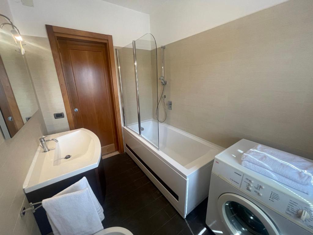 FALCONERA 3 BEDROOMS APARTMENT - Agenzia Cocal - 5