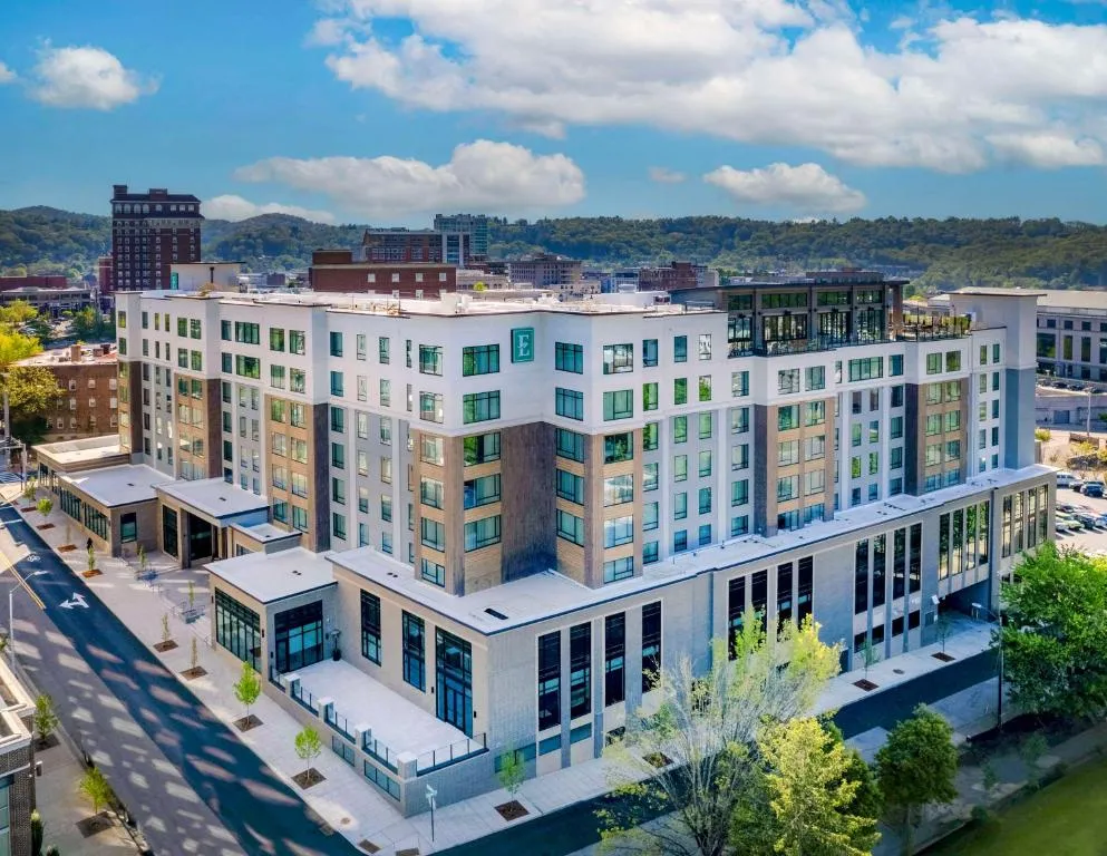 Embassy Suites By Hilton Asheville Downtown, hotel in Asheville