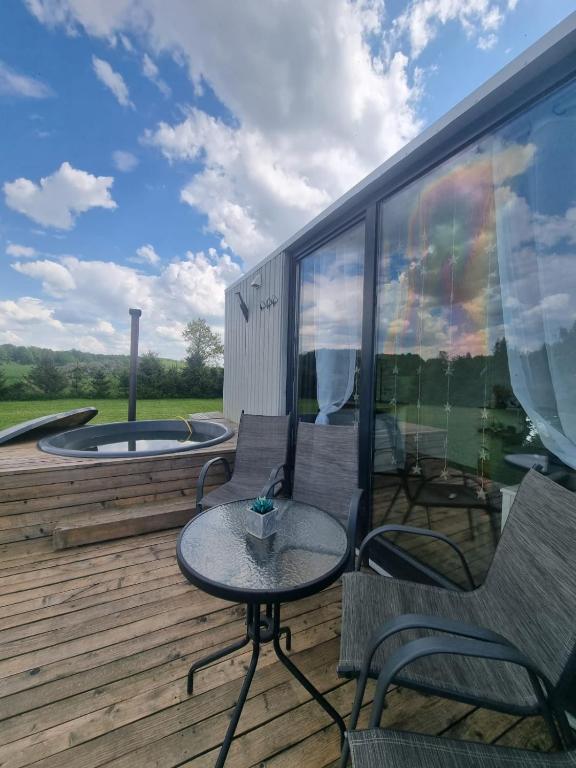 Cozy Hut with the included Hot Tub-Prime Rentals, Karališkiai