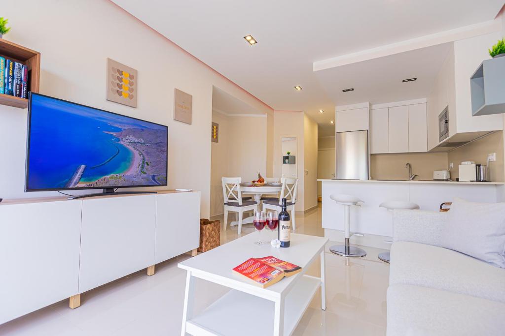 Apartment in beachfront complex in El Duque area, Costa Adeje - 5