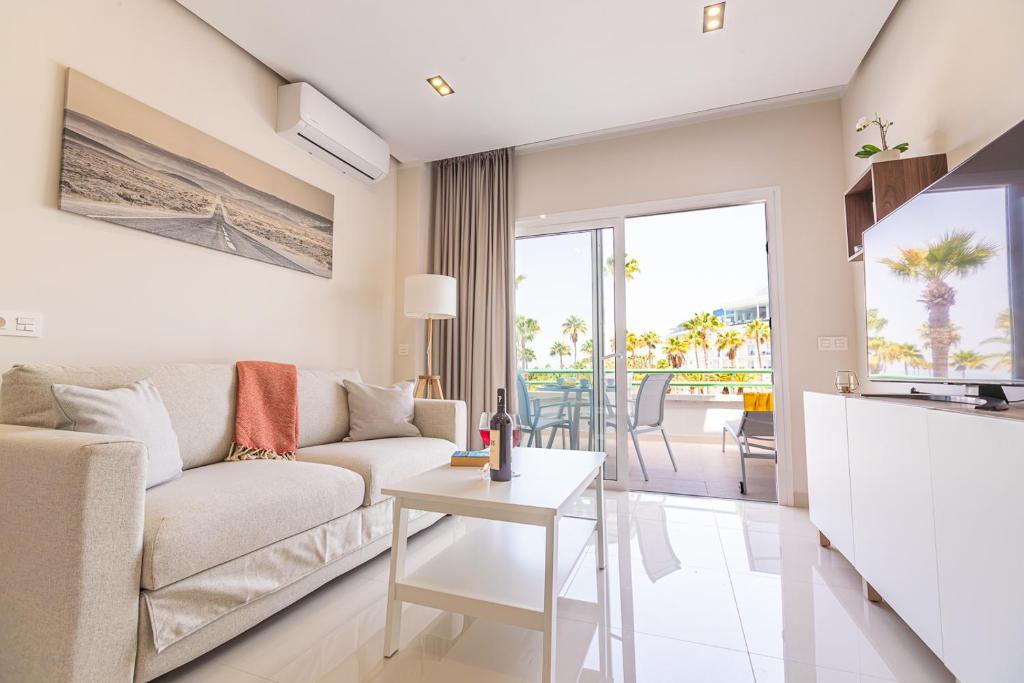 Apartment in beachfront complex in El Duque area, Costa Adeje - 3