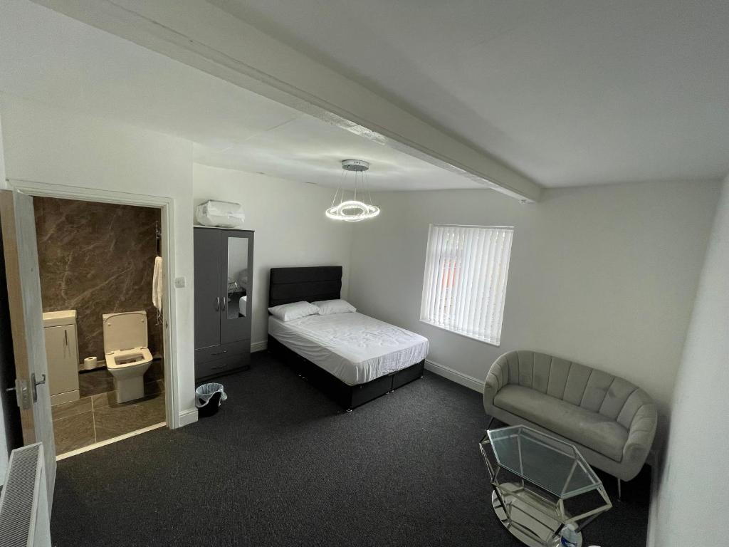 Pc homes room C, Hyde