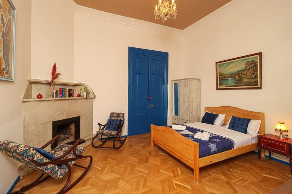 Modern Studio in Sololaki - By Wehost, Tbilisi