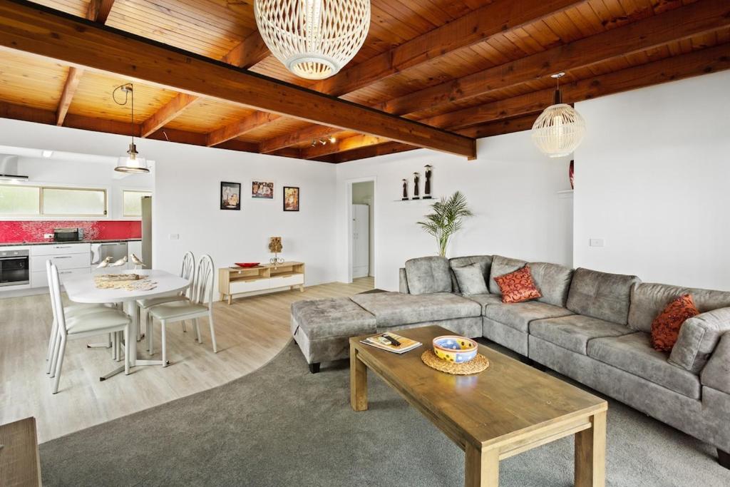 2-Person Surf Beach Studio App, Surf Beach