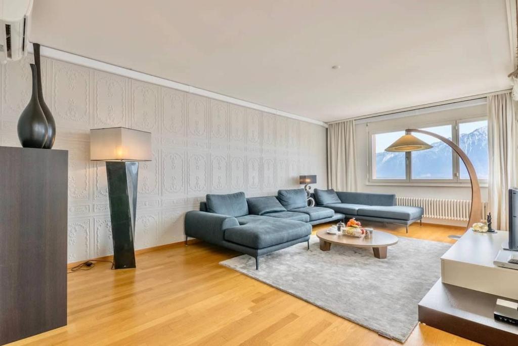 Alpine Stunning Apartment in Montreux by GuestLee - 3